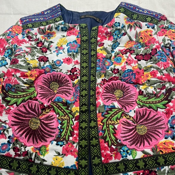 ‘Renata' Floral Embroidered Open Front Blazer - Picture 4 of 12